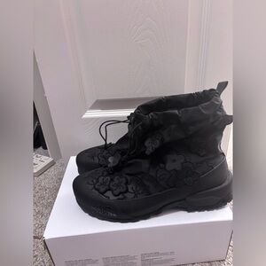 THE NORTH FACE X CECILIE BAHNSEN CHARLOTTE GLENCLYFFE GAITER | BOOT × 1
EU42